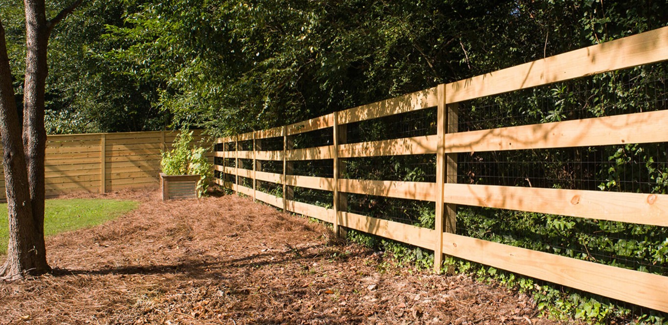 Custom wood fence construction in Pomona, CA
